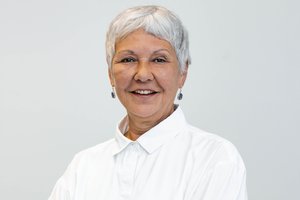 Christiane
                                                      Csengery